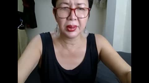 Snapshot of champaka123 chatting on 10-18-25, 02:36 champaka online show from 10-18-25, 02:36