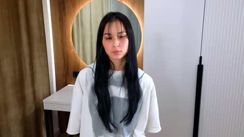 Ava online show from 11-01-25, 04:20