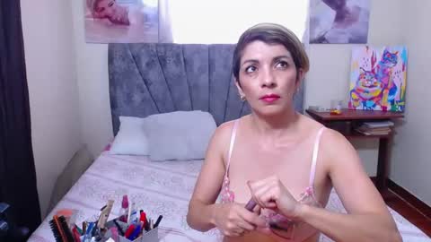 Snapshot of chanel_joliee chatting on 05-20-26, 07:53 chanel online show from 05-20-26, 07:53