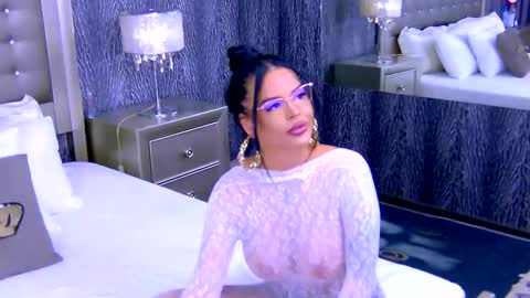 Snapshot of chanelledy1 chatting on 10-10-25, 02:32 chanelledy1 online show from 10-10-25, 02:32