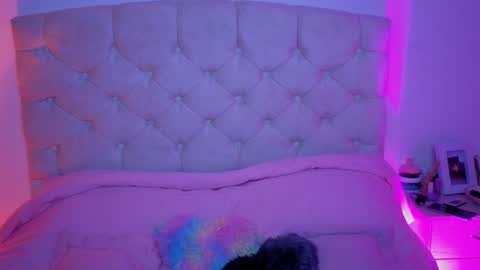 Chanell online show from 10-20-25, 10:54