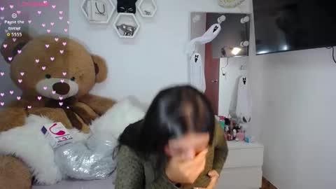 Isabella online show from 10-30-25, 10:06