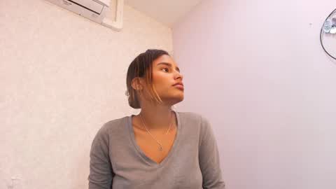 Raquel  online show from 10-03-25, 12:02