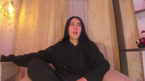 Snapshot of chantall_valkoba chatting on 12-03-24, 03:09 Chantall online show from 12-03-24, 03:09