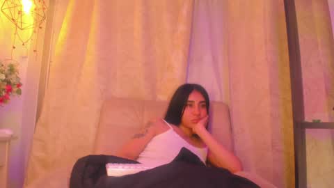 Snapshot of chantall_valkoba chatting on 12-20-24, 07:55 Chantall online show from 12-20-24, 07:55