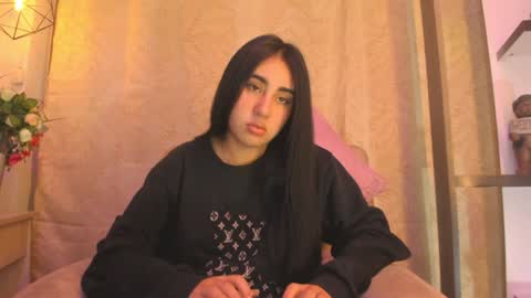 Snapshot of chantall_valkoba chatting on 01-09-25, 05:13 Chantall online show from 01-09-25, 05:13