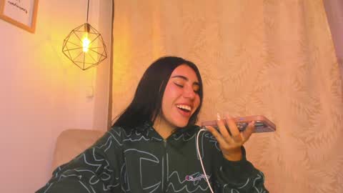 Snapshot of chantall_valkoba chatting on 01-13-25, 10:36 Chantall online show from 01-13-25, 10:36