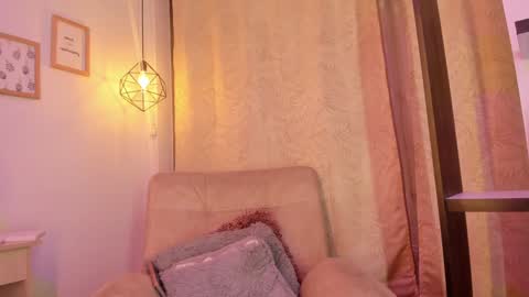 Snapshot of chantall_valkoba chatting on 01-22-25, 03:41 Chantall online show from 01-22-25, 03:41