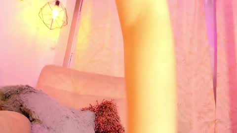 Snapshot of chantall_valkoba chatting on 02-06-25, 10:26 Chantall online show from 02-06-25, 10:26