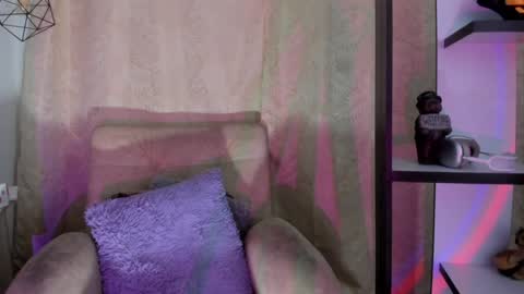 Snapshot of chantall_valkoba chatting on 02-08-25, 04:36 Chantall online show from 02-08-25, 04:36