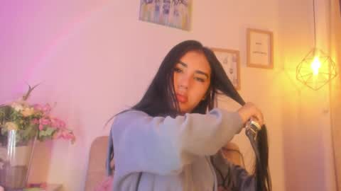 Snapshot of chantall_valkoba chatting on 02-18-25, 04:48 Chantall online show from 02-18-25, 04:48