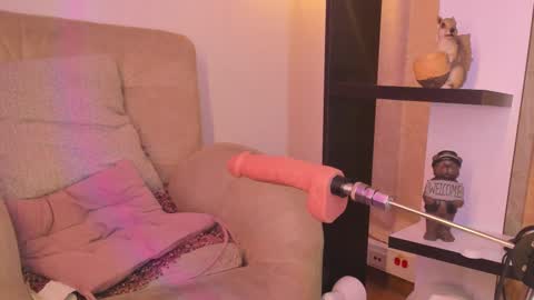 Snapshot of chantall_valkoba chatting on 02-24-25, 07:44 Chantall online show from 02-24-25, 07:44