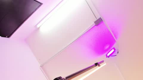 Snapshot of chantall_valkoba chatting on 02-24-25, 10:48 Chantall online show from 02-24-25, 10:48