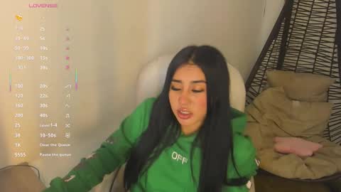 Snapshot of chantall_valkoba chatting on 11-18-25, 04:39 Chantall online show from 11-18-25, 04:39