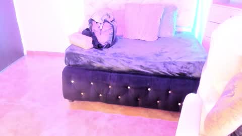 Snapshot of chantall_valkoba chatting on 11-20-25, 03:07 Chantall online show from 11-20-25, 03:07