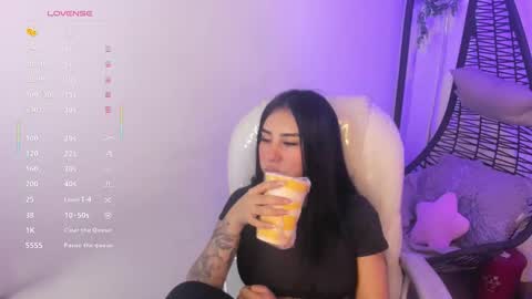 Snapshot of chantall_valkoba chatting on 11-26-25, 05:08 Chantall online show from 11-26-25, 05:08