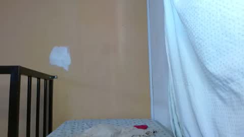 Snapshot of chanyah1 chatting on 09-09-25, 04:34 chanyah1 online show from 09-09-25, 04:34