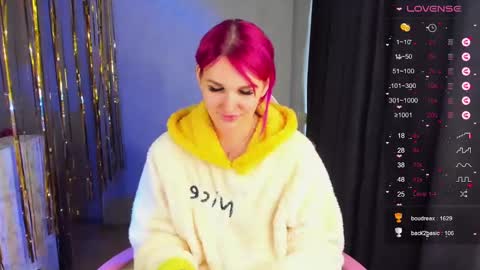 Snapshot of chaoka_ chatting on 12-30-24, 07:15 Suzanna Snow online show from 12-30-24, 07:15