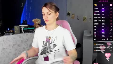 Snapshot of chaoka_ chatting on 03-11-25, 06:32 Suzanna Snow online show from 03-11-25, 06:32