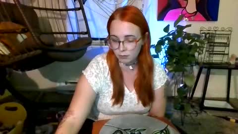 Snapshot of chaosfairyart chatting on 10-21-25, 04:57 chaosfairyart online show from 10-21-25, 04:57