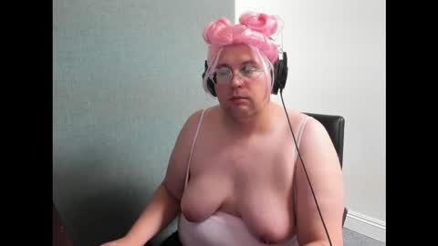 Snapshot of charisofthethreshold chatting on 11-19-25, 10:15 charisofthethreshold online show from 11-19-25, 10:15