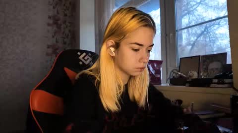 Nancy online show from 11-24-25, 07:30