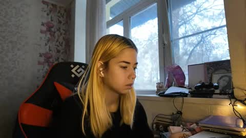 Nancy online show from 12-19-25, 07:15