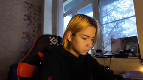 Nancy online show from 12-22-25, 07:27