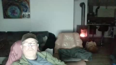 charles6064 online show from 12-30-24, 04:40