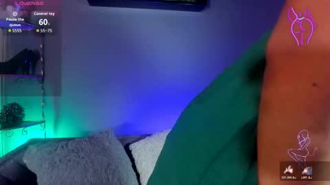 charlhot_ online show from 11-18-25, 12:31