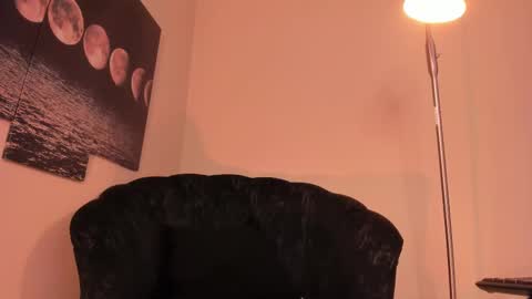 .  . online show from 03-08-25, 04:56