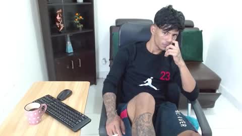 Snapshot of charlie_oconnor chatting on 12-20-24, 08:38 Charlie oconnor online show from 12-20-24, 08:38