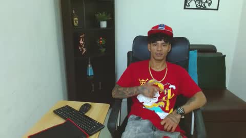 Snapshot of charlie_oconnor chatting on 12-29-24, 02:49 Charlie oconnor online show from 12-29-24, 02:49