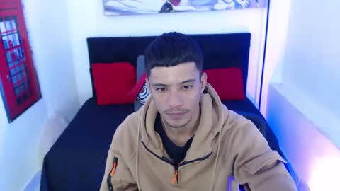 Snapshot of charlie_oconnor chatting on 03-02-25, 03:02 Charlie oconnor online show from 03-02-25, 03:02