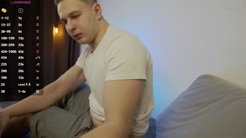 Snapshot of charlie_smiley chatting on 01-26-25, 08:02 Charlie Smiley online show from 01-26-25, 08:02