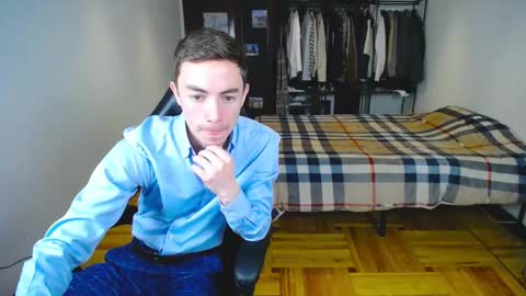 Snapshot of charlieseyer chatting on 02-12-25, 02:10 carlos reyes online show from 02-12-25, 02:10