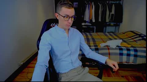 Snapshot of charlieseyer chatting on 09-25-25, 09:57 carlos reyes online show from 09-25-25, 09:57