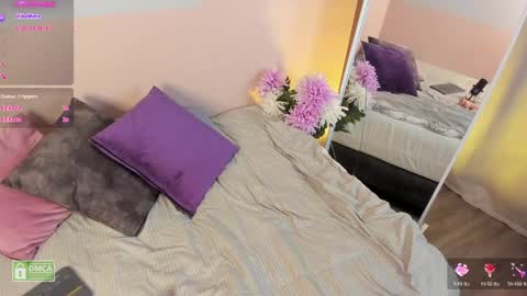 Snapshot of charloottee_1 chatting on 12-12-24, 12:22 Char 3  Lets go for the 100 Thumb-Up   online show from 12-12-24, 12:22