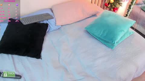 Snapshot of charloottee_1 chatting on 12-29-24, 03:03 Char 3  Lets go for the 100 Thumb-Up   online show from 12-29-24, 03:03