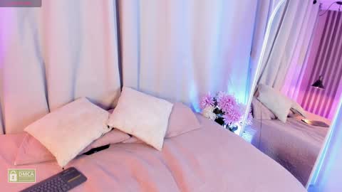 Snapshot of charloottee_1 chatting on 01-22-25, 10:40 Char 3  Lets go for the 100 Thumb-Up   online show from 01-22-25, 10:40