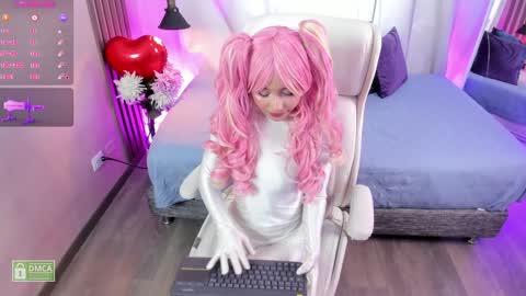 Snapshot of charloottee_1 chatting on 02-04-25, 06:14 Char 3  Lets go for the 100 Thumb-Up   online show from 02-04-25, 06:14