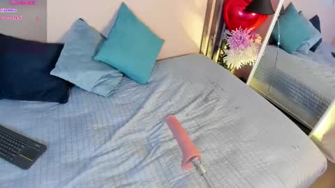 Snapshot of charloottee_1 chatting on 03-01-25, 12:12 Char 3  Lets go for the 100 Thumb-Up   online show from 03-01-25, 12:12