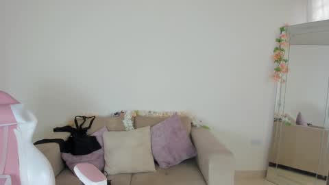 Snapshot of charlote_cowell_sub_ chatting on 12-22-24, 08:36 online show from 12-22-24, 08:36