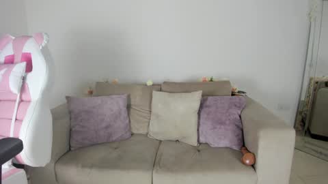 Snapshot of charlote_cowell_sub_ chatting on 01-10-25, 12:06 online show from 01-10-25, 12:06