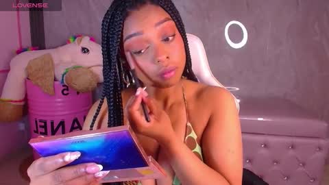 Charlote  online show from 11-18-25, 12:53