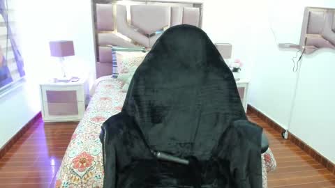 Charlote online show from 02-17-25, 10:25