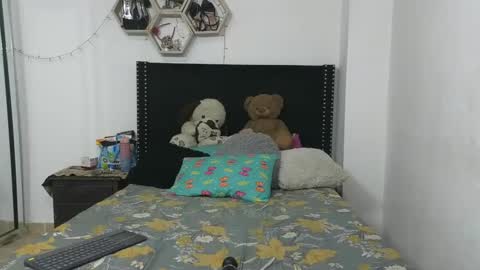 charlotte_027 online show from 01-28-25, 06:38