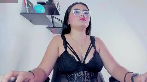 Snapshot of charlotte_256 chatting on 09-29-25, 12:10 Charlotte online show from 09-29-25, 12:10