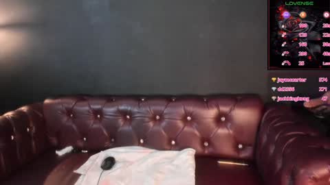Snapshot of charlotte_brown_1 chatting on 12-16-24, 05:43 CHARLOTTE BROWN online show from 12-16-24, 05:43