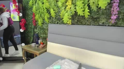 Snapshot of charlotte_brown_1 chatting on 01-04-25, 11:33 CHARLOTTE BROWN online show from 01-04-25, 11:33